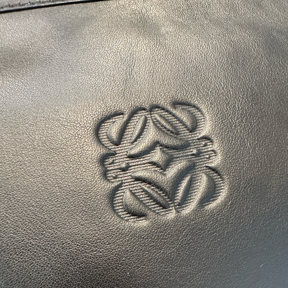 Authentic Loewe Black Leather clutch Bag with Minimalist Design - Picture 6 of 11